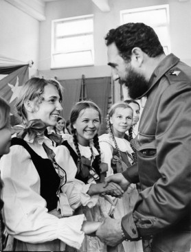 Fidel Castro z dziećmi, 1972