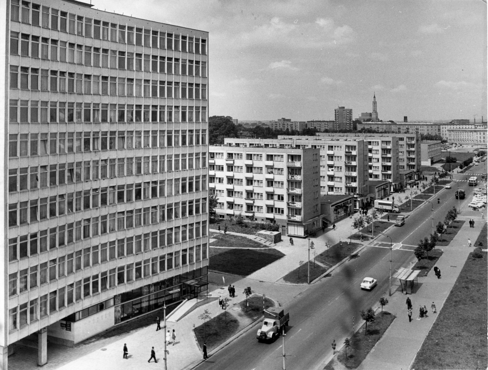 Białystok. Ulica Marii Skłodowskiej-Curie, nowoczesne - w latach minionych - centrum miasta